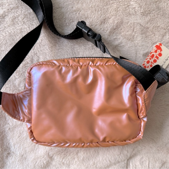 NWT FP Movement by Free People Iridescent Belt Bag Desert Rose Limited Edition - Picture 5 of 11